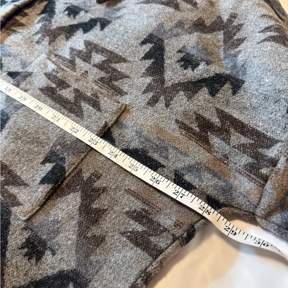 Davi & Dani 1XL Aztec Print Shacket Gray Brown Button Front - Picture 6 of 8